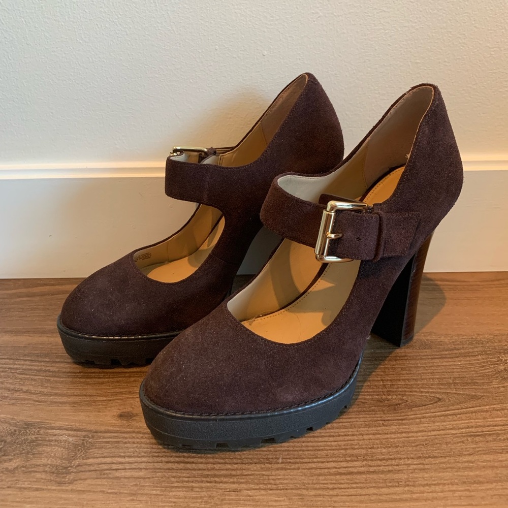 Michael Kors heel with buckle